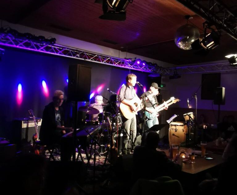 63b24799-78fa-476a-81cf-f0888383629d